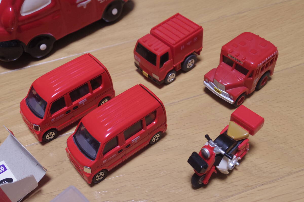 昭和レトロな郵便ポスト貯金箱他 郵便車貯金箱 トミカミニカー