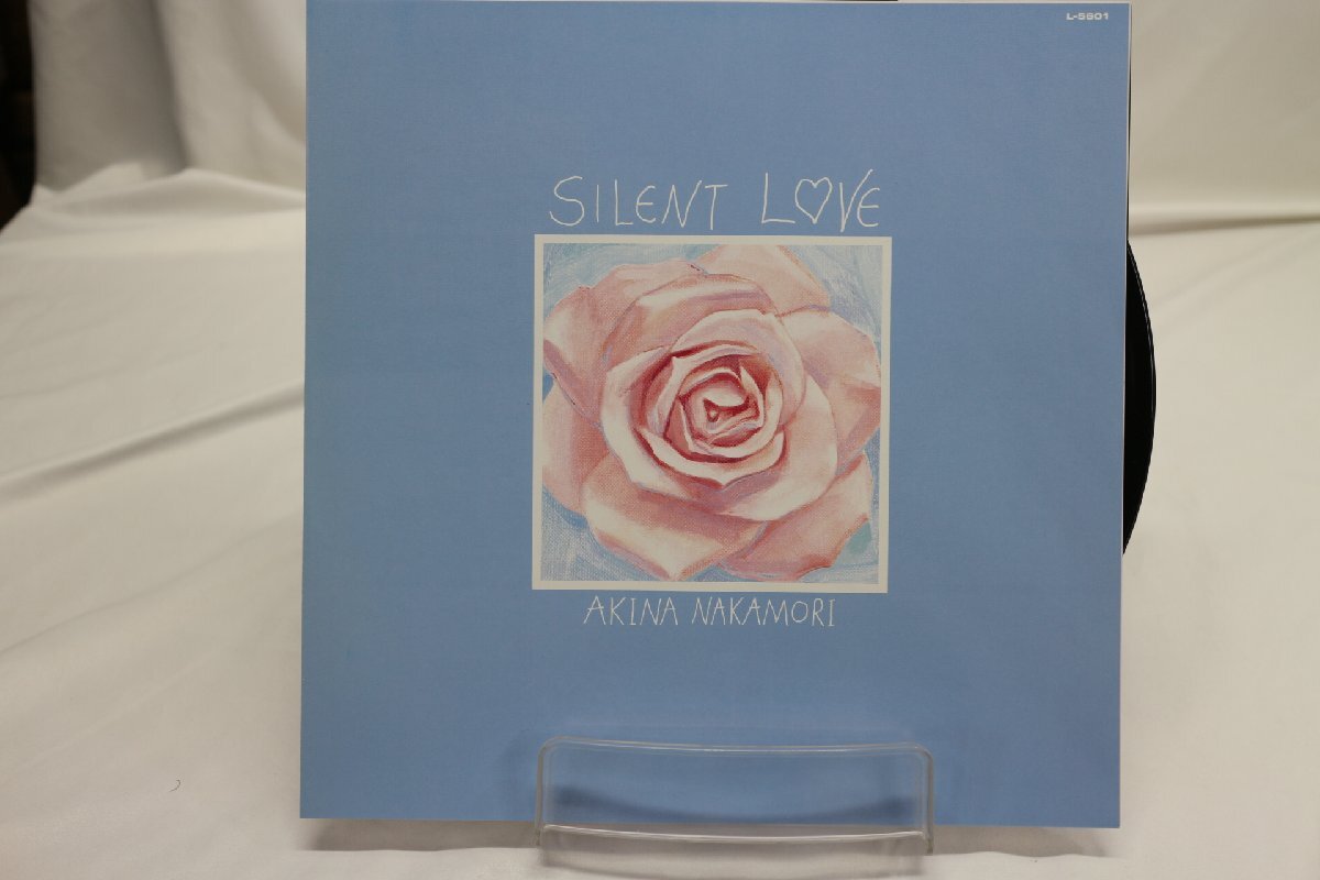 [TK3685LP] 12 -inch single Nakamori Akina /Silent Love. beautiful goods 45rpm 4 bending entering extra Complete leaflet record surface first of all, first of all, excellent sound quality excellent rare!