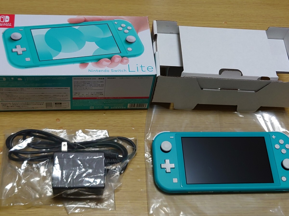 美品 Nintendo スイッチライト 本体+充電器 - 本体(Nintendo 美品 Nintendo スイッチライト 本体+充電器 - 本体(Nintendo