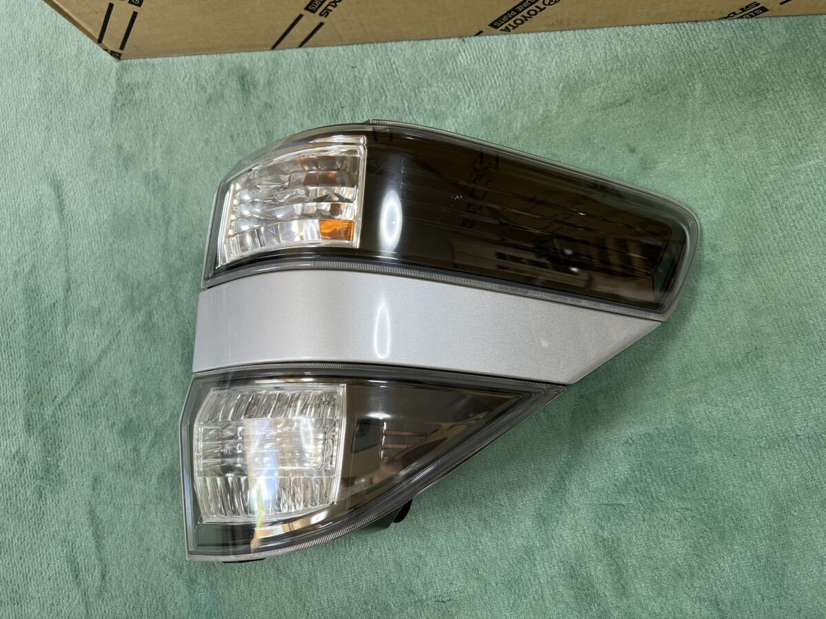 送料無料 特価 ヴェルファイア 20 前期 後期 純正 LED 送料無料 特価 ヴェルファイア 20 前期 後期 純正 LED