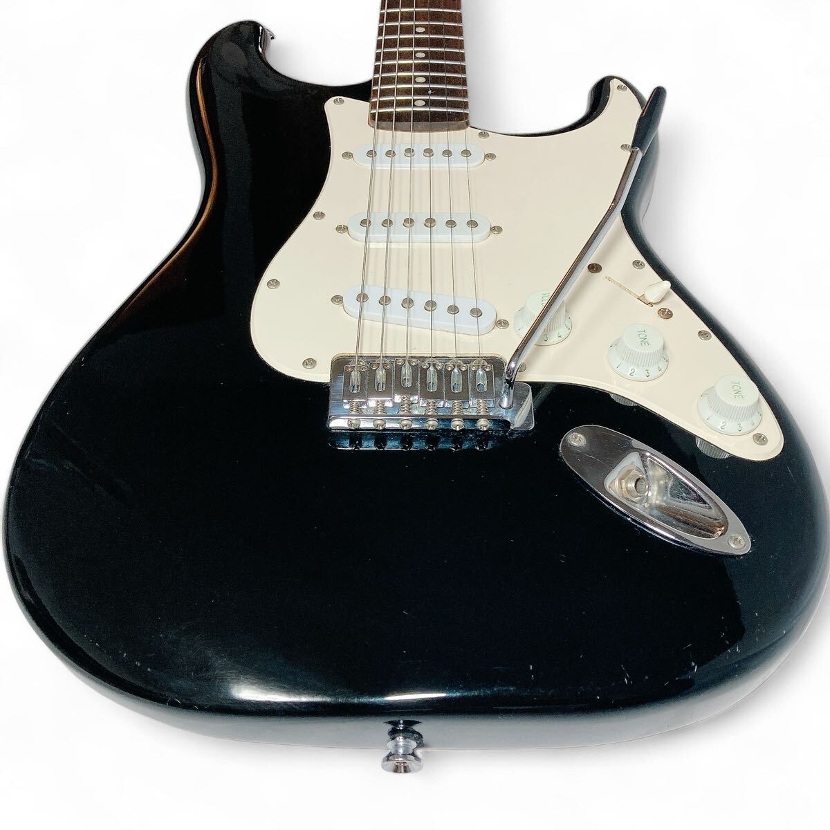 Squierスクワイヤー by Fender フェンダー BULLET STRAT Squierスクワイヤー by Fender フェンダー BULLET STRAT