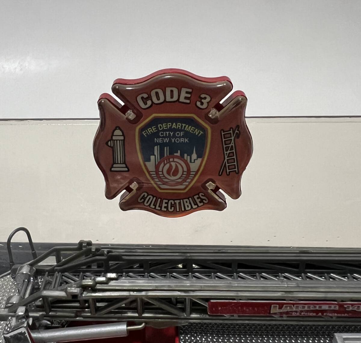 CODE3 1/64 CITY OF NEW YORK FIRE DEPARTMENT ニューヨーク市 CODE3 1/64 CITY OF NEW YORK FIRE DEPARTMENT ニューヨーク市