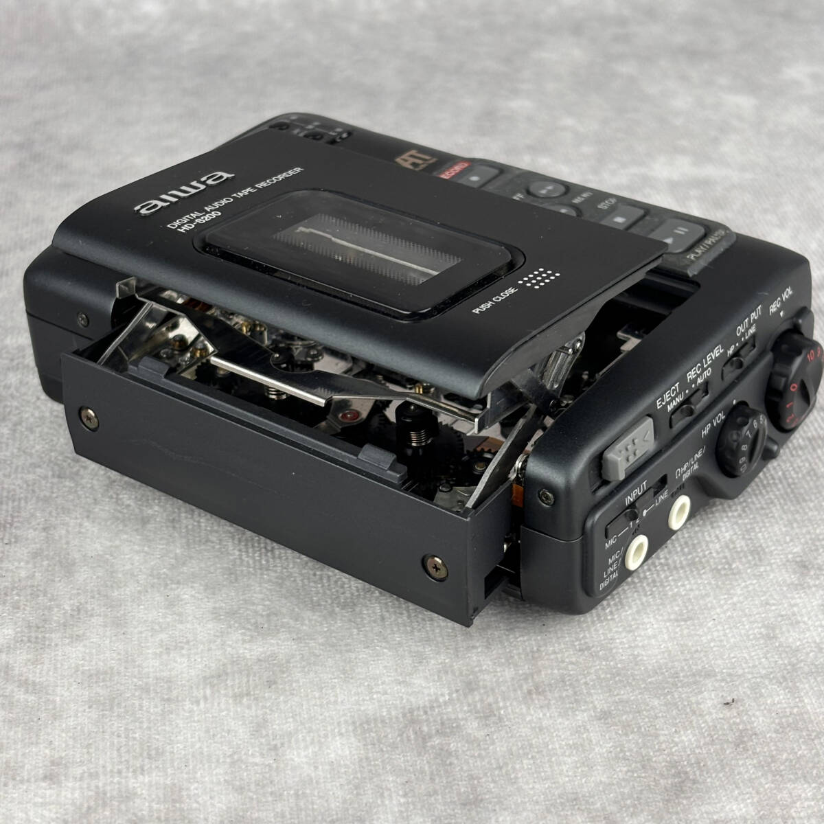 Yahoo!オークション - aiwa ポータブルDATレコーダー HD-S200 Yahoo!オークション - aiwa ポータブルDATレコーダー HD-S200
