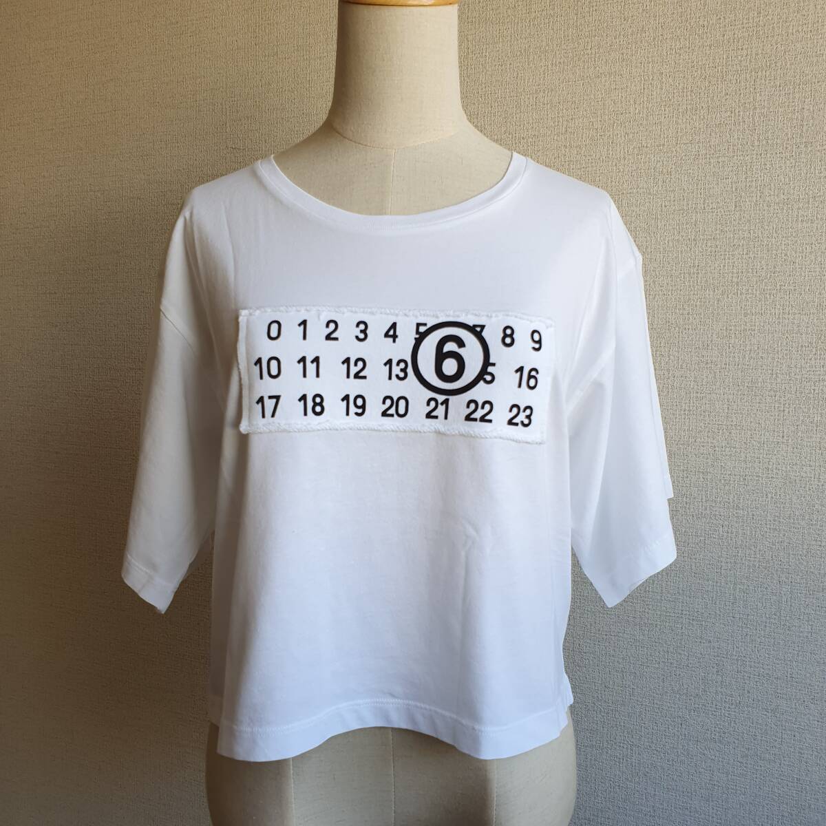 MM6 キッズ14Y クロップドTシャツ ホワイト 新品・未使用】MM6 KidsクロップドTシャツ ホワイト 14Y