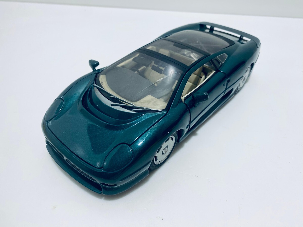 おもちゃ Maisto マイスト JAGUAR ジャガー XJ220 (1992) ミニカー 当時物 1/18 製 ミニカー 中古品 (N-54)