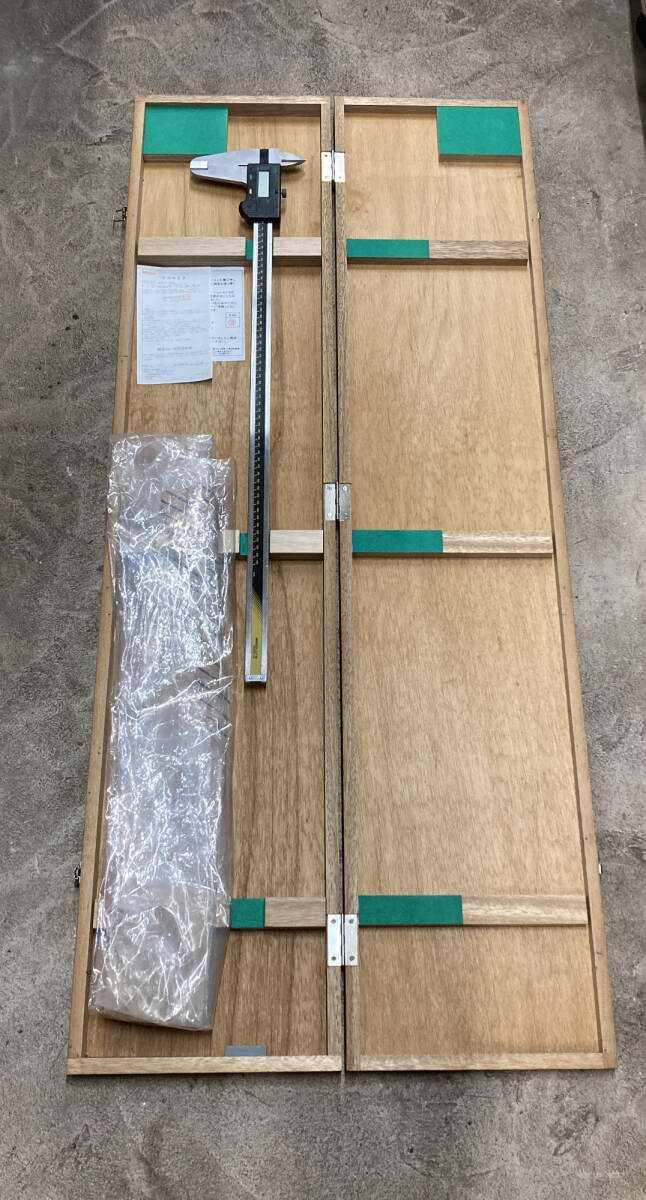 【送料着払い（有料）】【中古品】ミツトヨ　デジマチックキャリパー 600mm 型番不明 ※電源ON確認のみ　ITYFB7S3GH4K