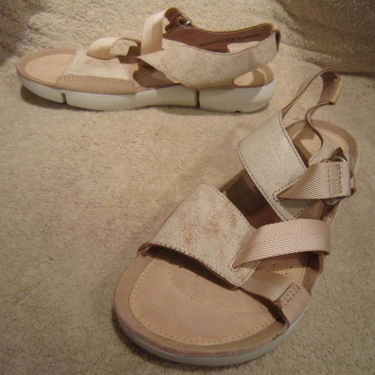 クラークス　トライジェニック　レディースサンダル　ベージュ　色落ち加工　23.5㎝　　　 　Clarks　Trigenic　スポーツサンダル　wj2408c