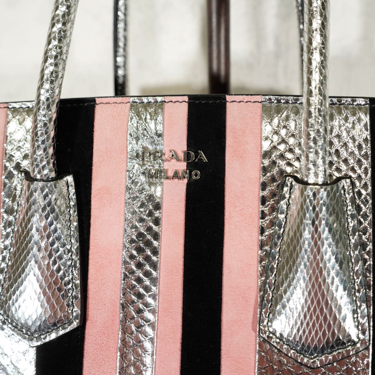 PRADA PYSON LEATHER EMBOSSED LINE DESIGN 2WAY SHOULDER BAG PRADA PYSON LEATHER EMBOSSED LINE DESIGN 2WAY SHOULDER BAG