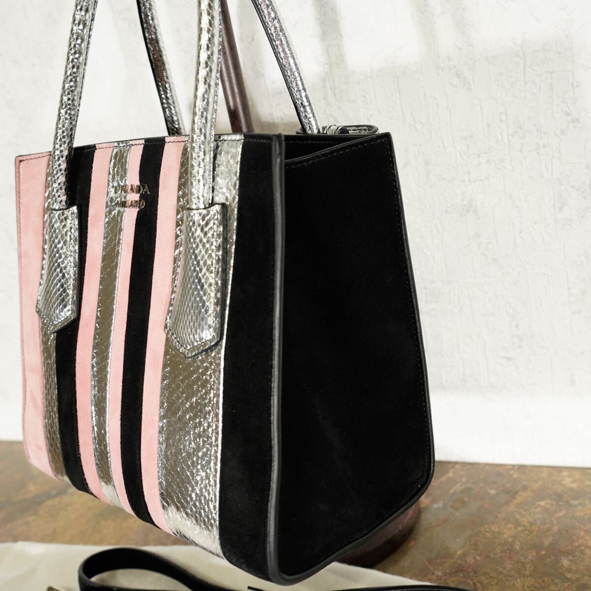 PRADA PYSON LEATHER EMBOSSED LINE DESIGN 2WAY SHOULDER BAG PRADA PYSON LEATHER EMBOSSED LINE DESIGN 2WAY SHOULDER BAG