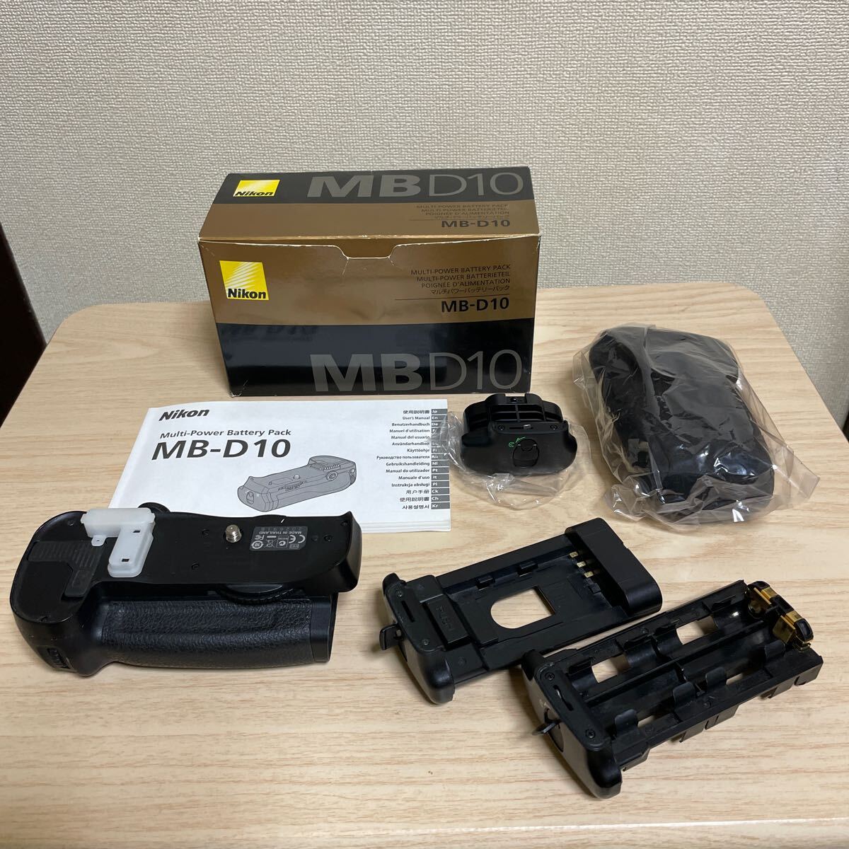 Nikon ニコン 純正 MB-D10 マルチパワーバッテリーパック 中古品