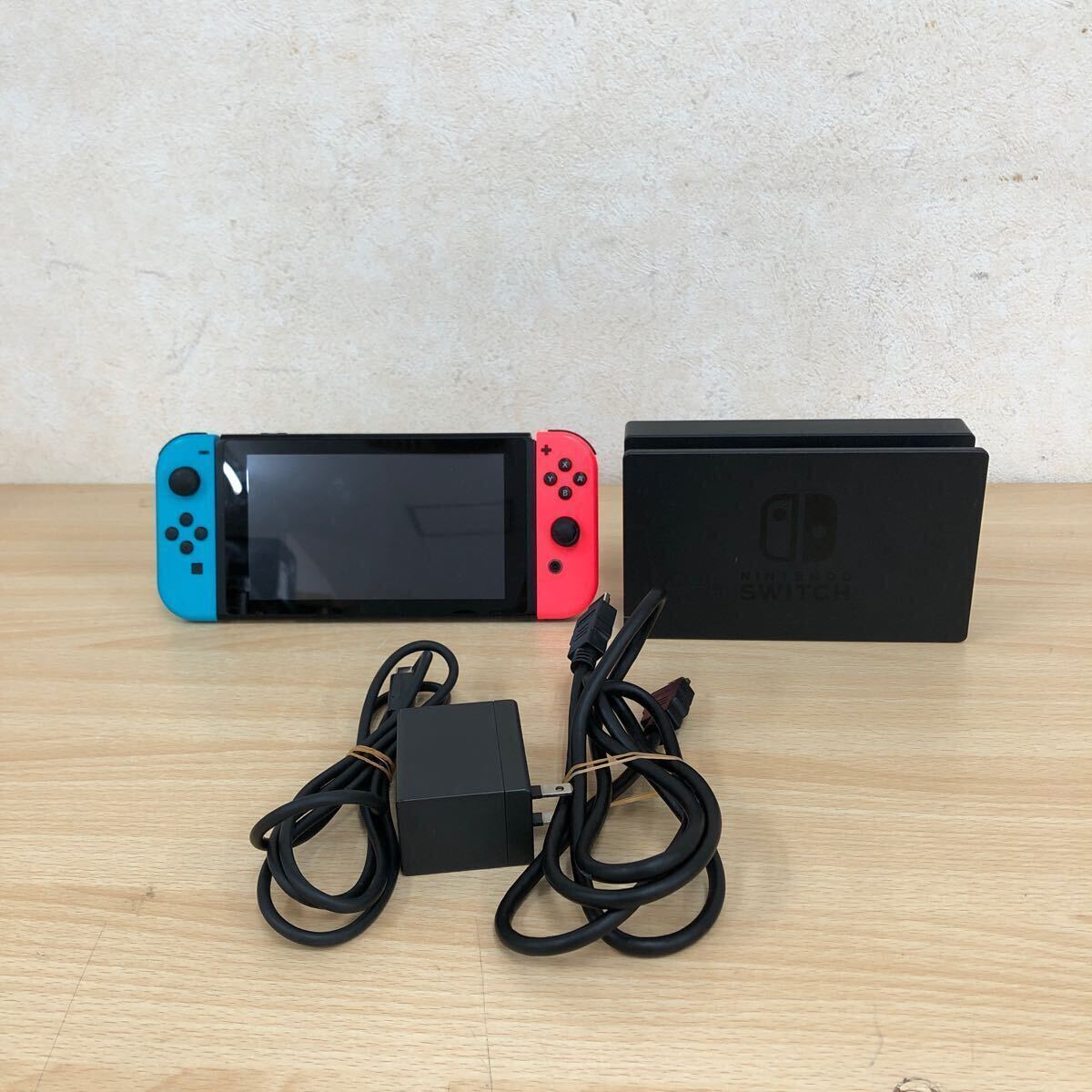 中古品 Nintendo Switch Joy-Con L ネオンブルー / R ネオンレッド 初期化済 箱無 ニンテンドースイッチ本体