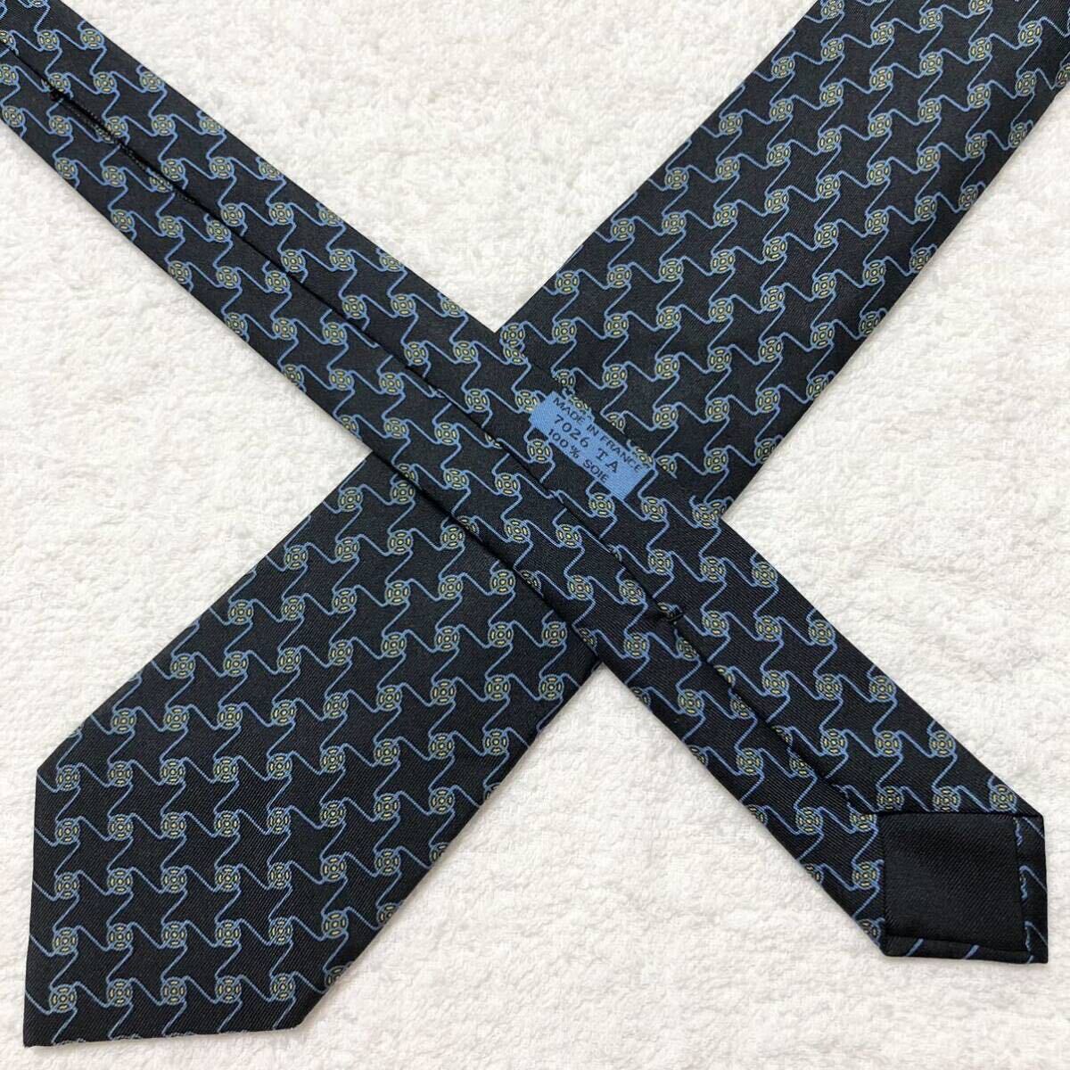HERMES エルメス ネクタイ 図形 総柄 シルク100% フランス製 HERMES エルメス ネクタイ 図形 総柄 シルク100% フランス製