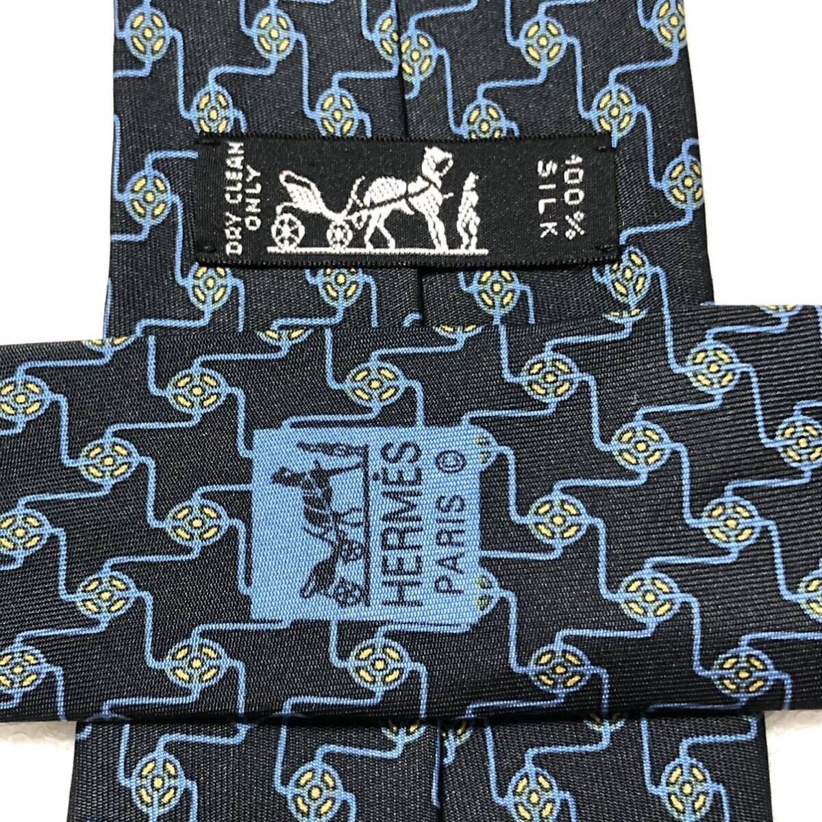 HERMES エルメス ネクタイ 図形 総柄 シルク100% フランス製 HERMES エルメス ネクタイ 図形 総柄 シルク100% フランス製