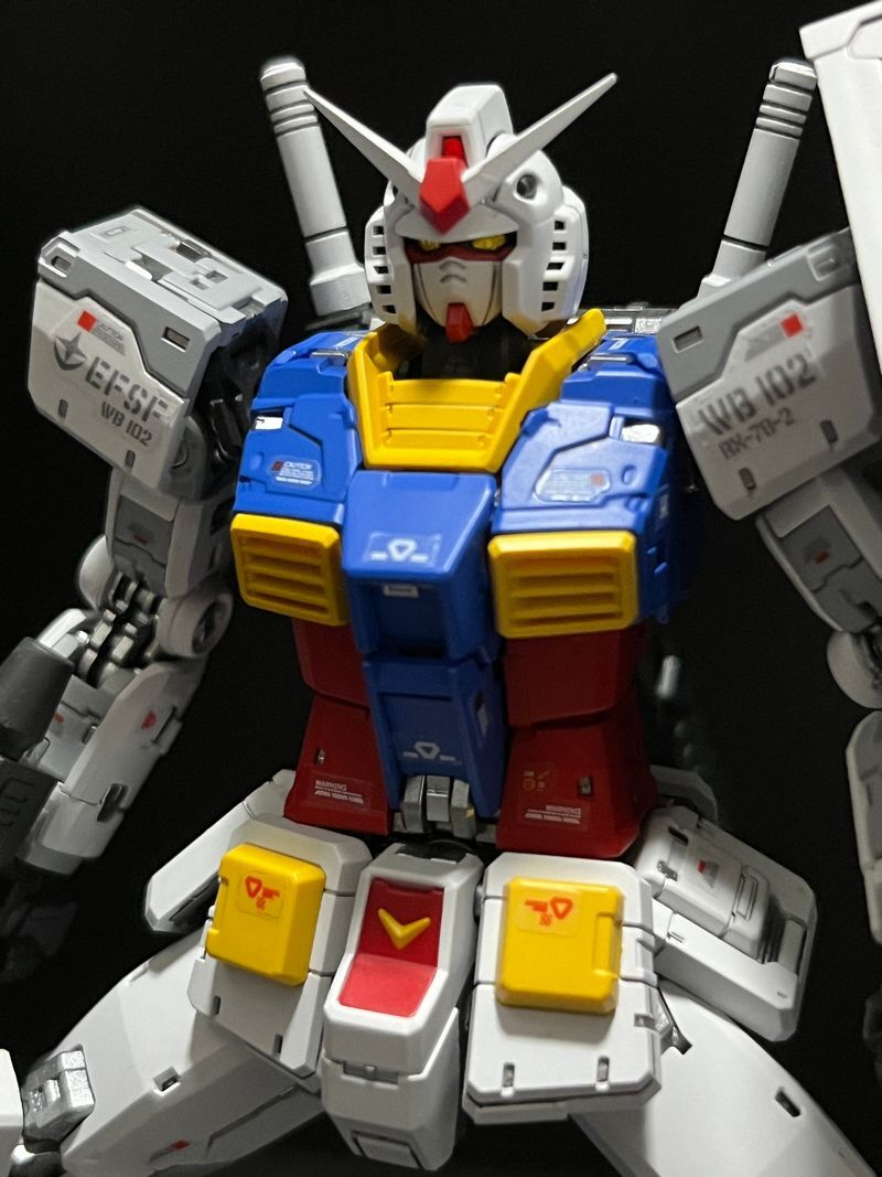 RG ガンダム　Ver.2.0　＋　ウエポンセット　塗装済み完成品　（機動戦士ガンダム）