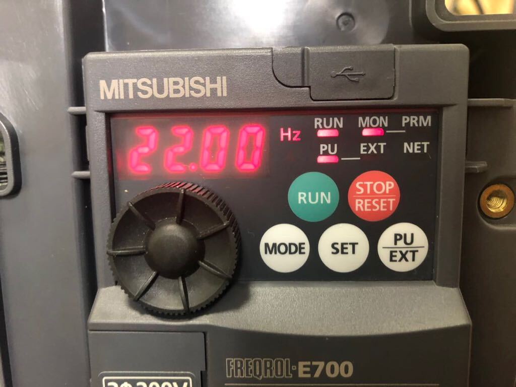 中古美品(動作確認済み)三菱電機 MITSUBISHI インバーター FR 中古美品(動作確認済み)三菱電機 MITSUBISHI インバーター FR