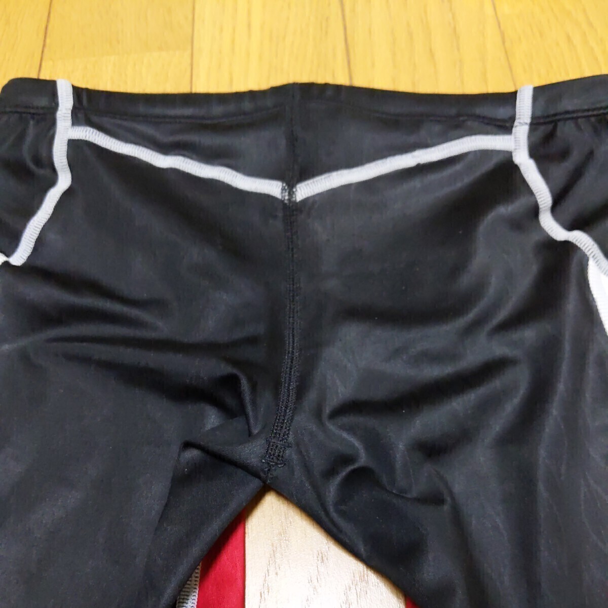 アクセルスーツ Lサイズ 光沢 ブラック×レッド×ホワイト うろこ アクセルスーツ Lサイズ 光沢 ブラック×レッド×ホワイト うろこ