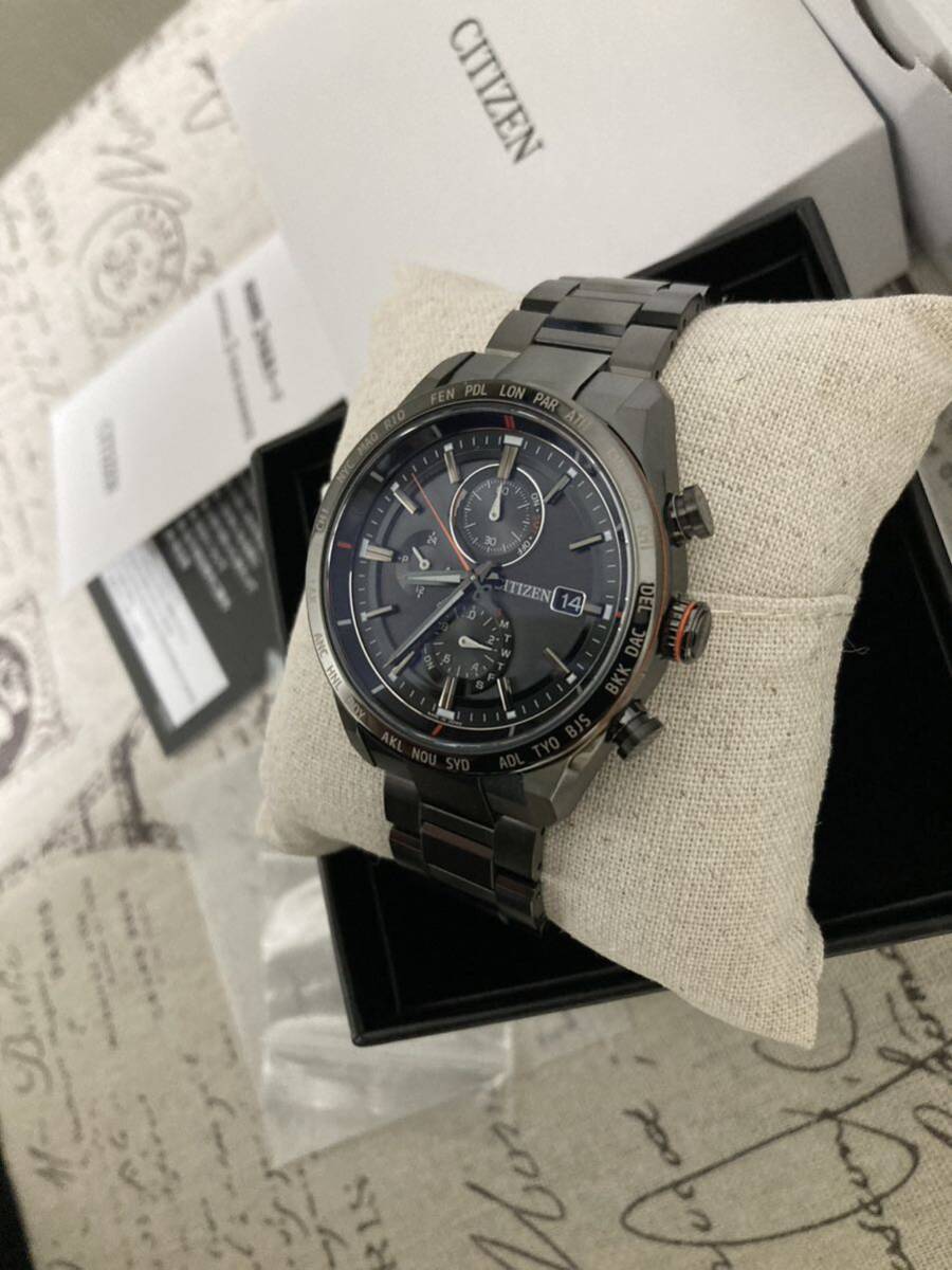 超美品！ 未使用！CITIZEN シチズン アテッサ ブラックチタン メンズ 電波ソーラー フルコマ at8185-62e