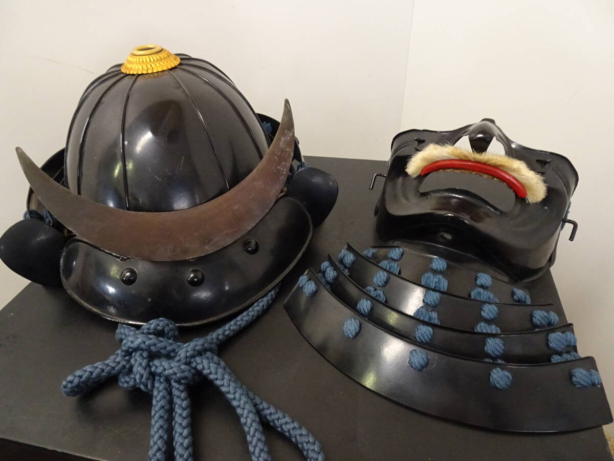 現代甲冑 青紺糸威黒板札桶川胴具足 等身大 兜 面頬 鎧 篭手 現代甲冑 青紺糸威黒板札桶川胴具足 等身大 兜 面頬 鎧 篭手