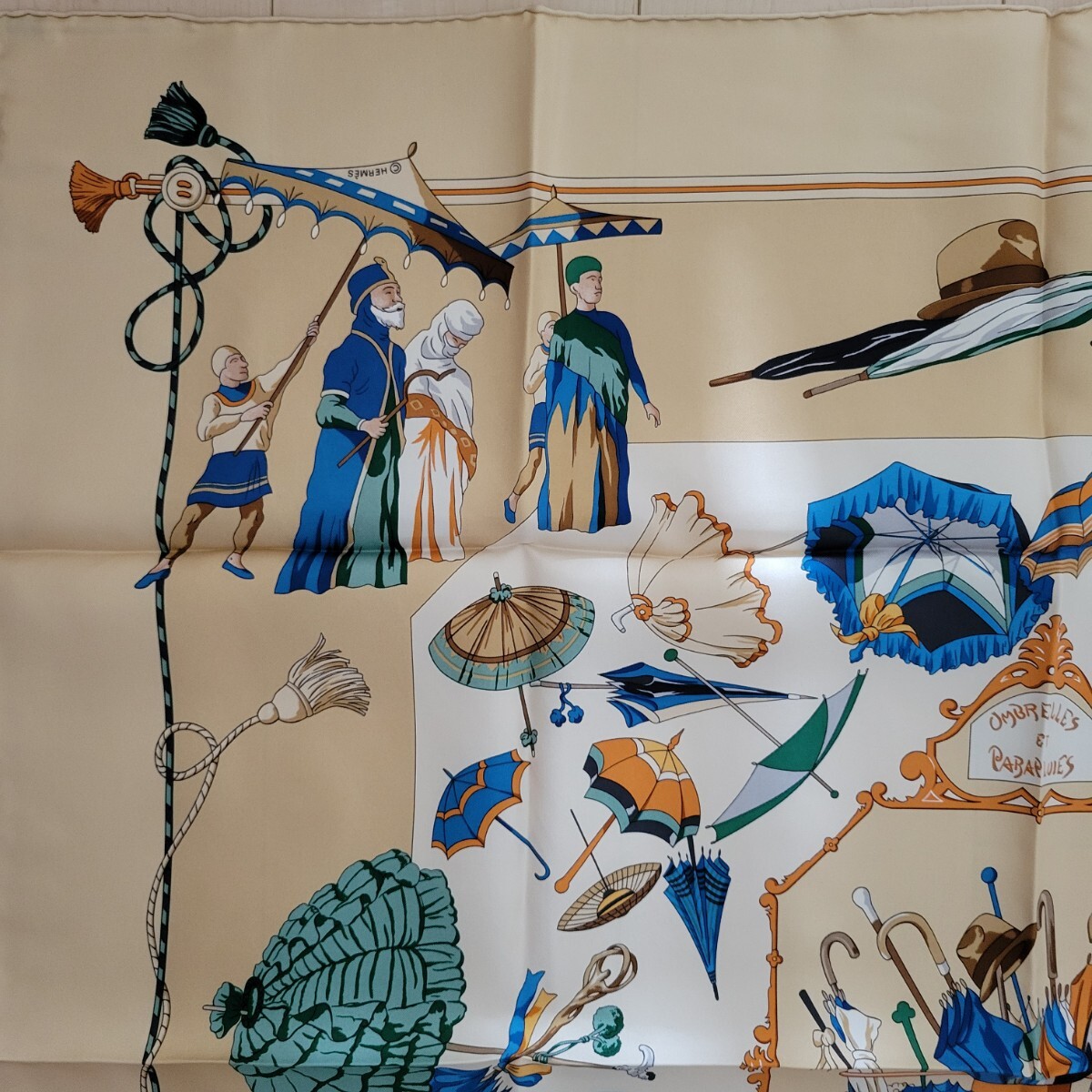 ☘️美品☘️ HERMES　日傘と雨傘　スカーフ カレ90 エルメス スカーフ カレ90 OMBRELLES ET PARAPLUIES 日傘と雨傘