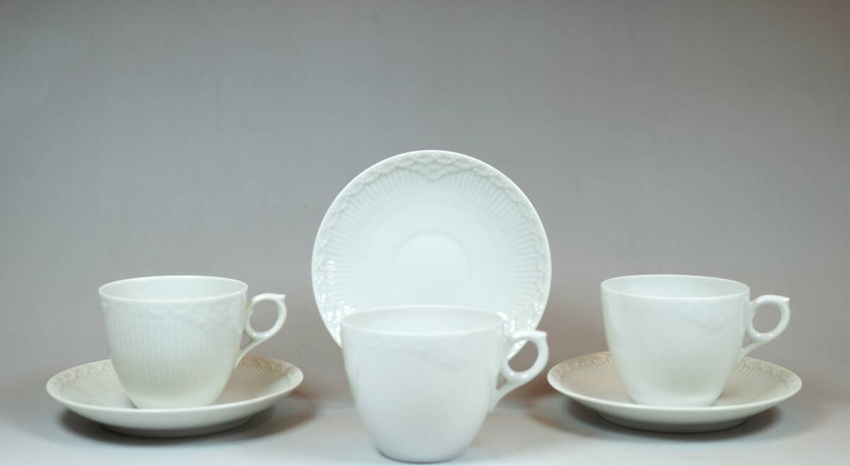 ☆壱☆ロイヤルコペンハーゲン ROYAL COPENHAGEN　ホワイト フルーテッド ハーフレース C＆S 3客揃☆