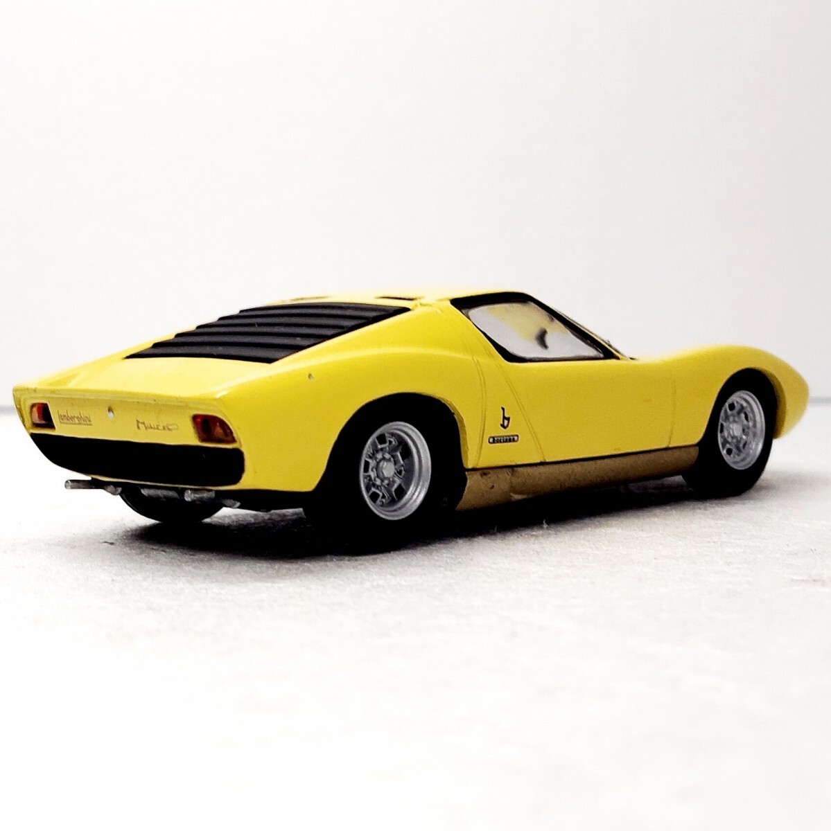 送料無料 Lamborghini Miura 1/43 1966 スケール 1/43 ランボルギーニ ミウラ 1966年 Lamborghini miura イタリア