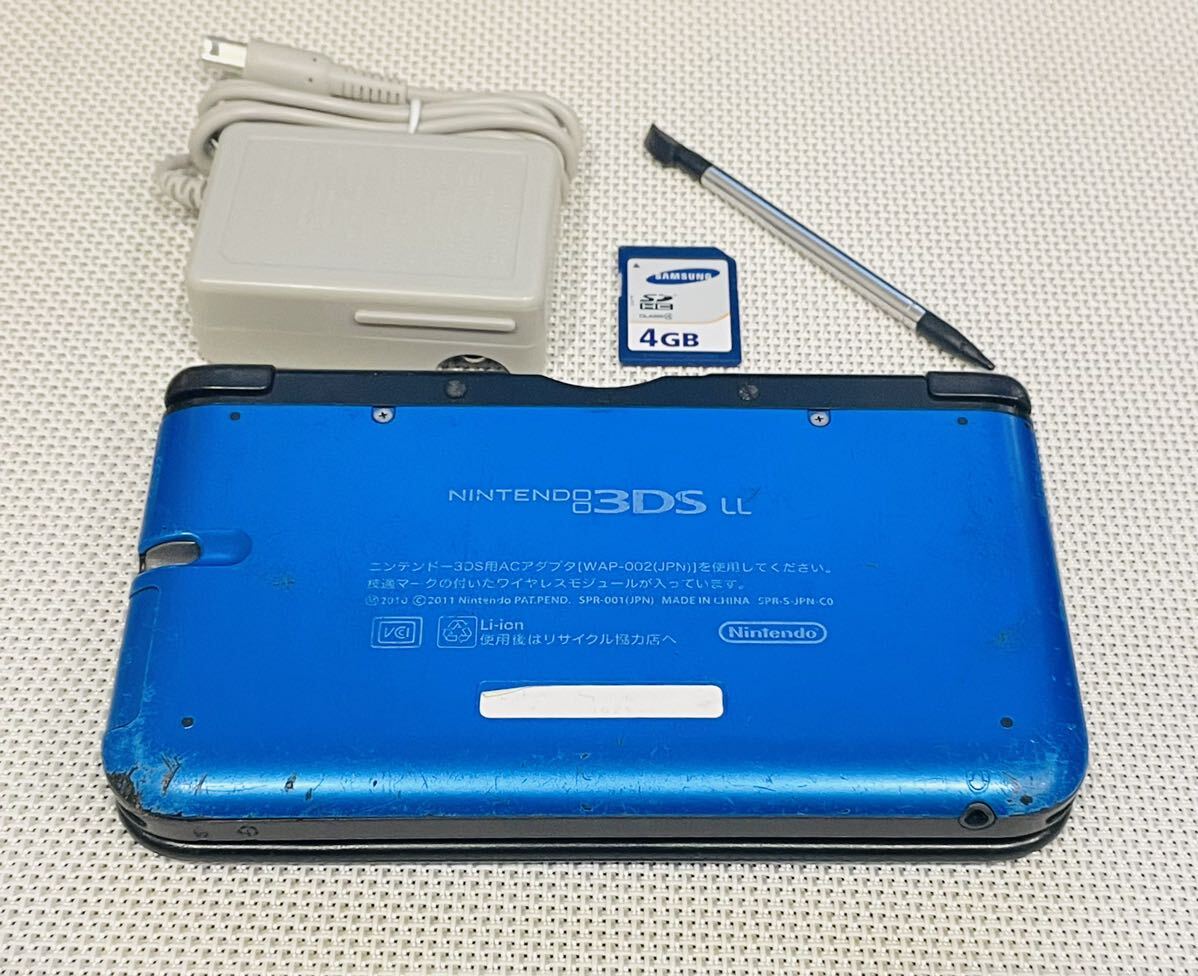 ニンテンドー3DS LL ブルー×ブラック　箱付き　取り扱い説明書あり　任天堂 ニンテンドー3DS LL ブルー×ブラック 箱付き 取り扱い説明書あり