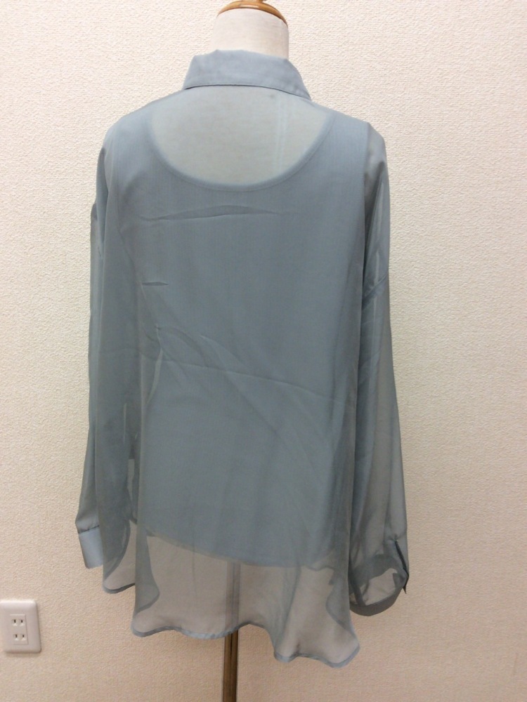 Feloux タグ付き ブルーグレーのシフォンブラウス ノースリーブ Feloux タグ付き ブルーグレーのシフォンブラウス ノースリーブ