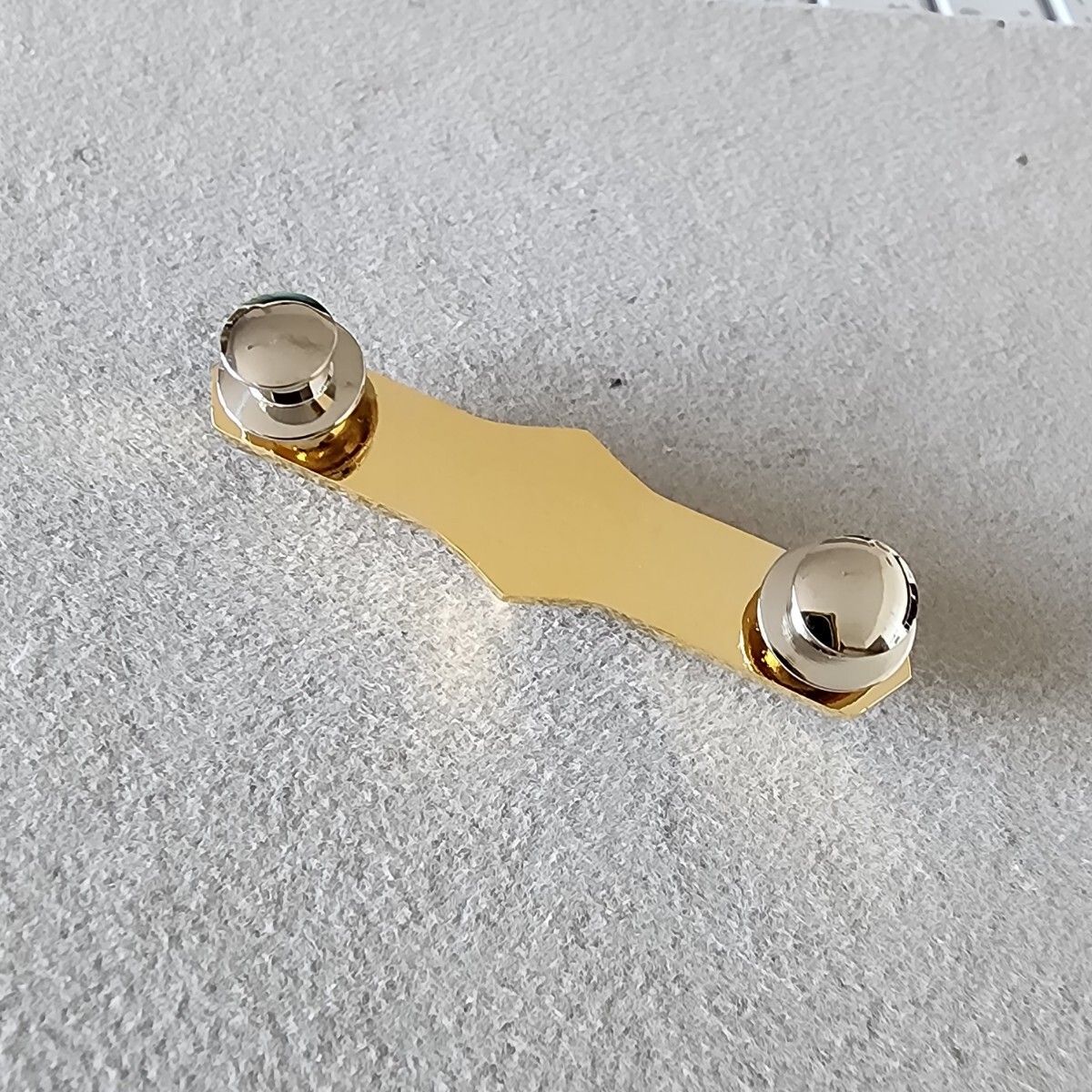 陸上自衛隊《先任》 隊付准尉徽章 記念品 階級章 ビンテージ品 陸上自衛隊《先任》 隊付准尉徽章 記念品 階級章 ビンテージ品
