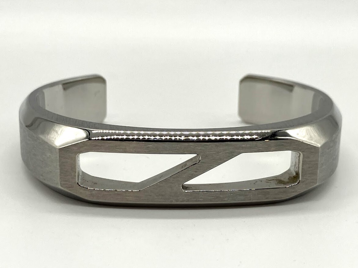 ITEUXE1O3VDA】HERMES エルメス デルタ カフ バングル ITEUXE1O3VDA】HERMES エルメス デルタ カフ バングル