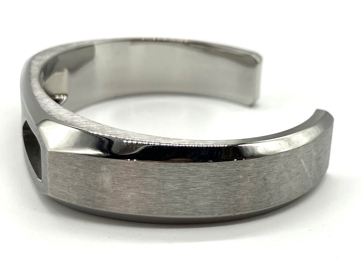 ITEUXE1O3VDA】HERMES エルメス デルタ カフ バングル ITEUXE1O3VDA】HERMES エルメス デルタ カフ バングル