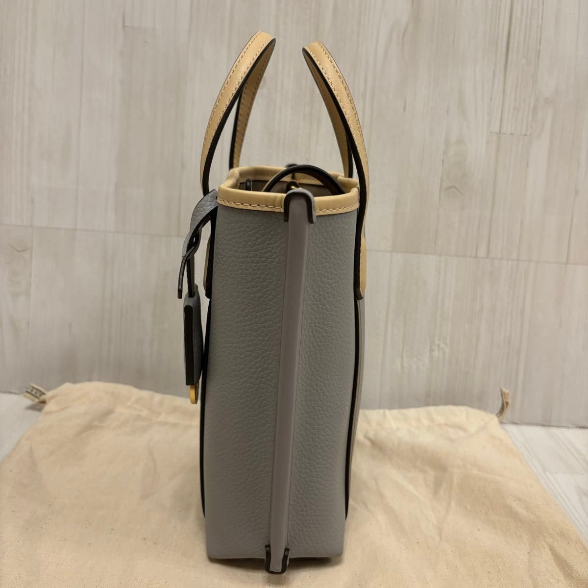 美品 トリーバーチ Tory Burch ペリー ミニ 2WAY トートバッグ 美品 トリーバーチ Tory Burch ペリー ミニ 2WAY トートバッグ