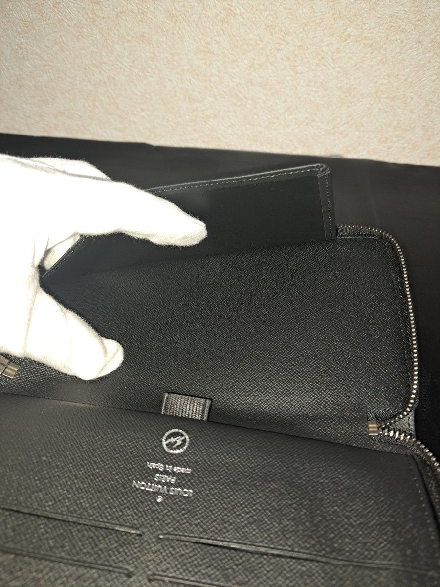 Louis Vuitton ルイヴィトン 長財布 モノグラム エクリプス Louis Vuitton ルイヴィトン 長財布 モノグラム エクリプス
