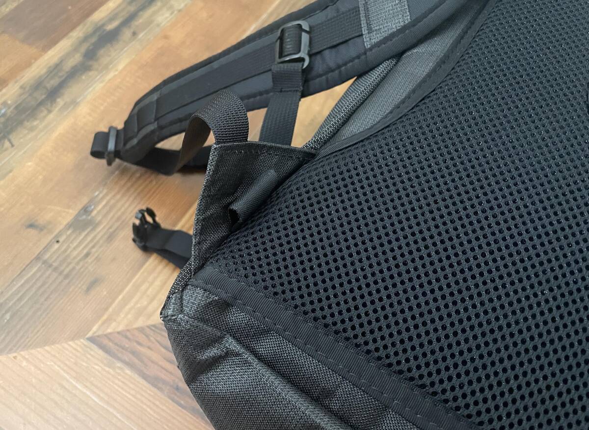 ULA Equipment DRAGONFLY ULTRA Black 30L ウルトラライト ULA Equipment DRAGONFLY ULTRA Black 30L ウルトラライト