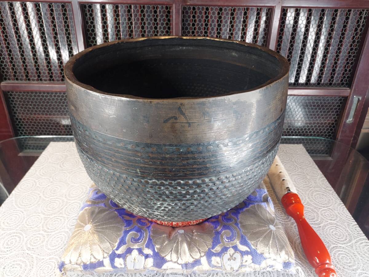 超 特大寺院仏具 直径約37cm けいす おりん 磬子 お輪 在銘 超 特大寺院仏具 直径約37cm けいす おりん 磬子 お輪 在銘