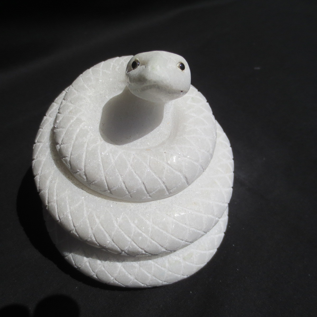  white . white .. snake White snake( large ) natural marble handmade goods .. year . main 10 two main White snake luck with money up nationwide free shipping 