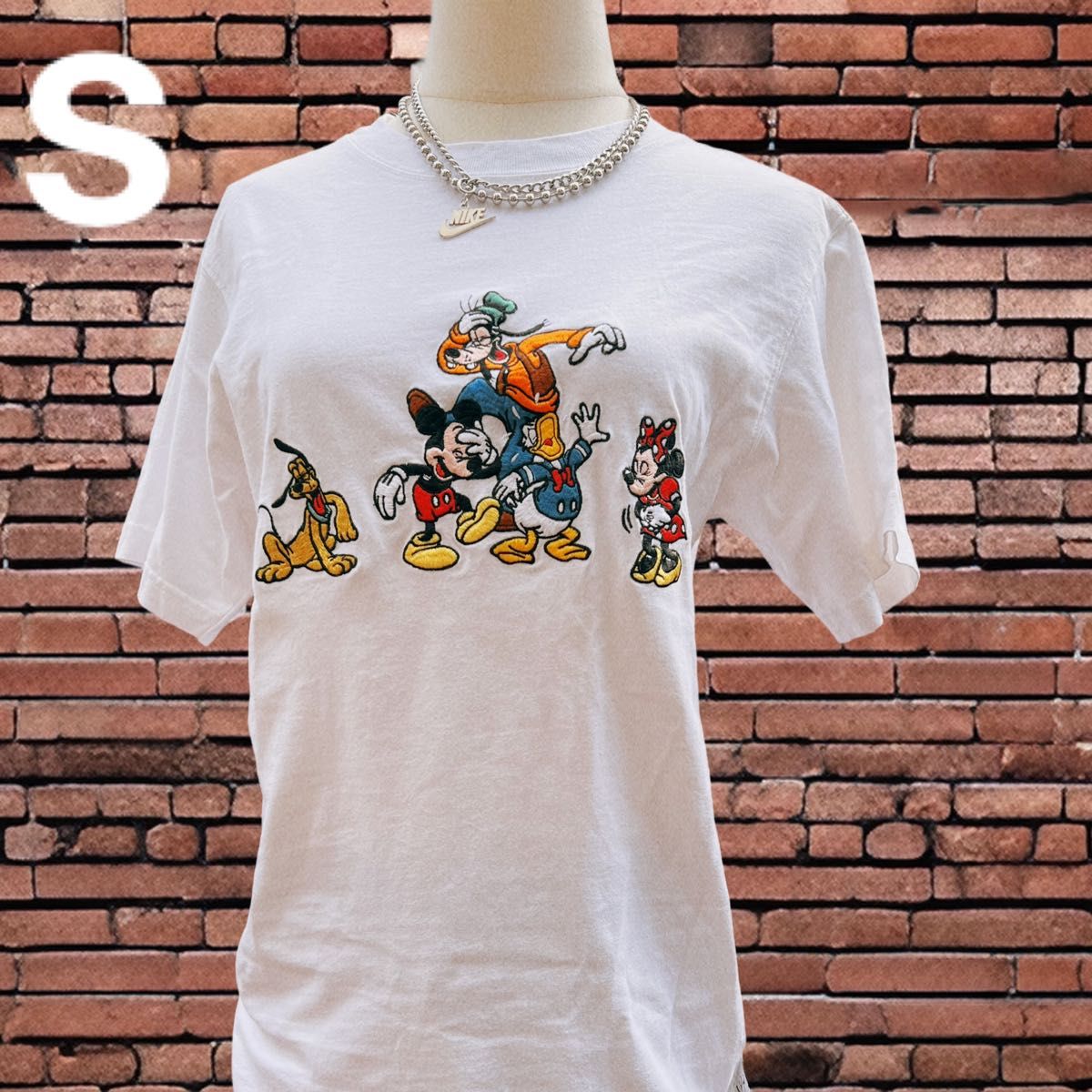 ディズニー ヴィンテージ レトロ 90s 80s レア 刺繍 大笑い T ディズニー ヴィンテージ レトロ 90s 80s レア 刺繍 大笑い T