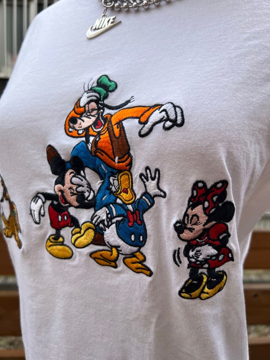 ディズニー ヴィンテージ レトロ 90s 80s レア 刺繍 大笑い T ディズニー ヴィンテージ レトロ 90s 80s レア 刺繍 大笑い T