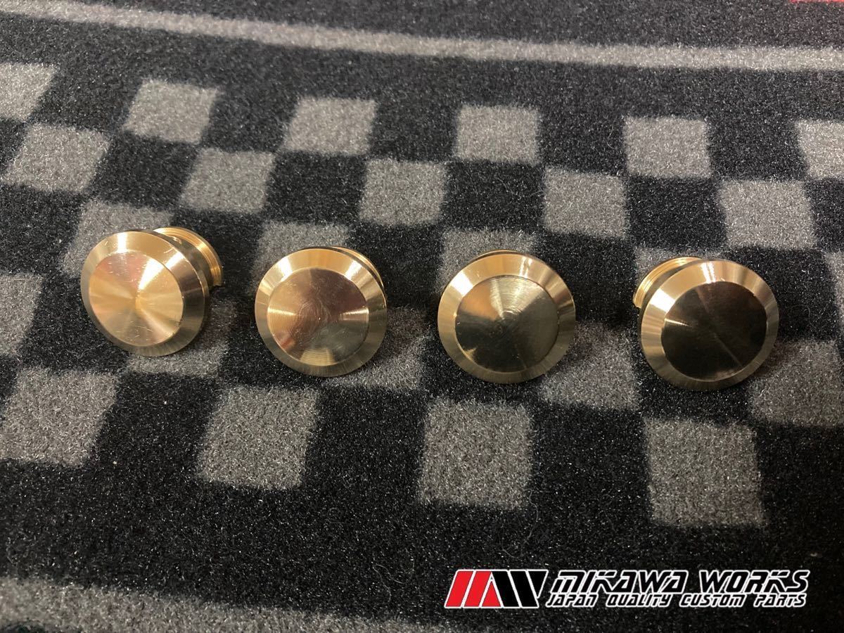 ゼファー400 真鍮 カムプラグ 4個 1台分 純正 ヘッドカバー ゼファー400 真鍮 カムプラグ 4個 1台分 純正 ヘッドカバー