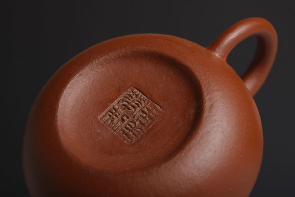 6130 中国陶器 在銘 紫砂 朱泥茶壺 急須 茶道具 小茶壺 小茶壷 煎茶 煎茶器 検:紫砂 朱泥 中国 古玩 唐物_画像8