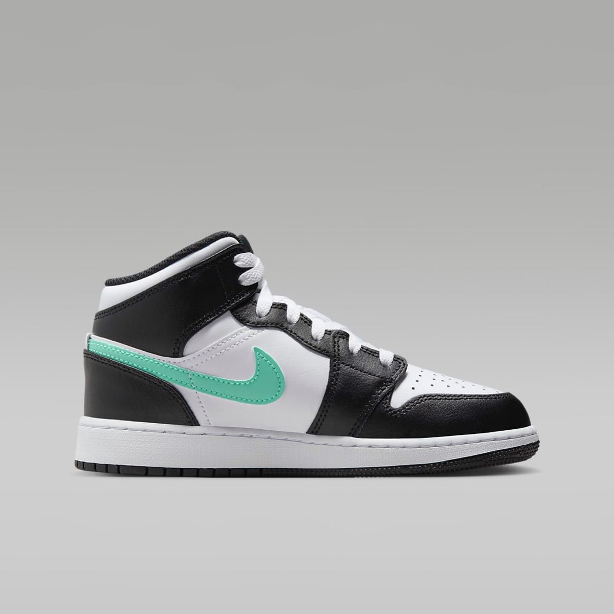【新品24.5cm】NIKE エアジョーダン1MID GS ブラック/グリーン 新品24 5cm】NIKE AIR JORDAN1MID (GS) エアジョーダン1