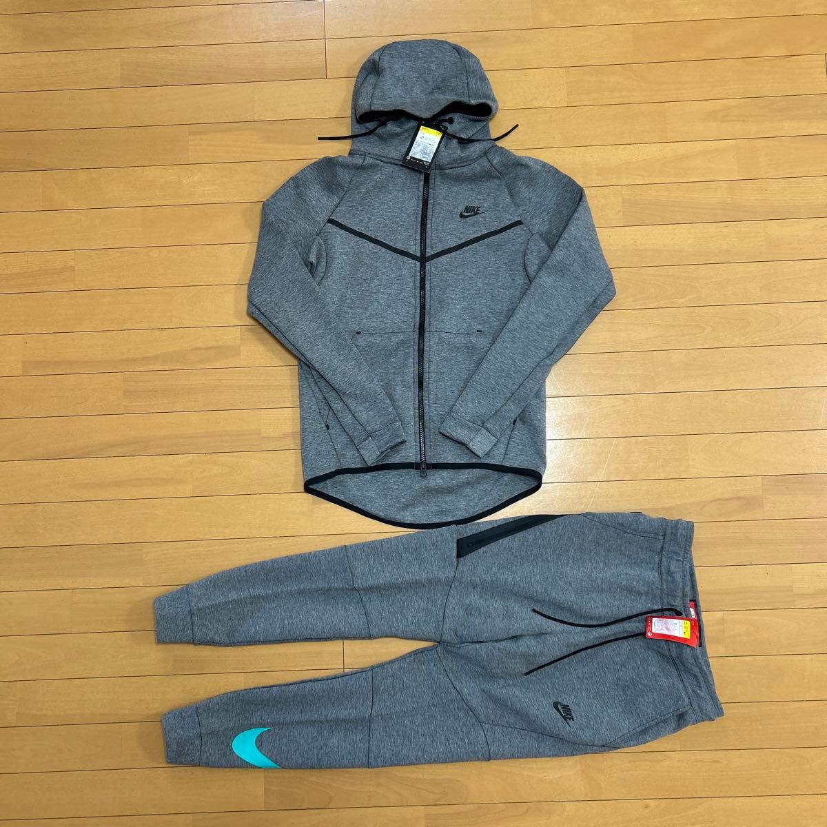 新品 NIKE atmos jade アトモス限定 テックフリース 上下セット 新品 NIKE atmos jade アトモス限定 テックフリース 上下セット
