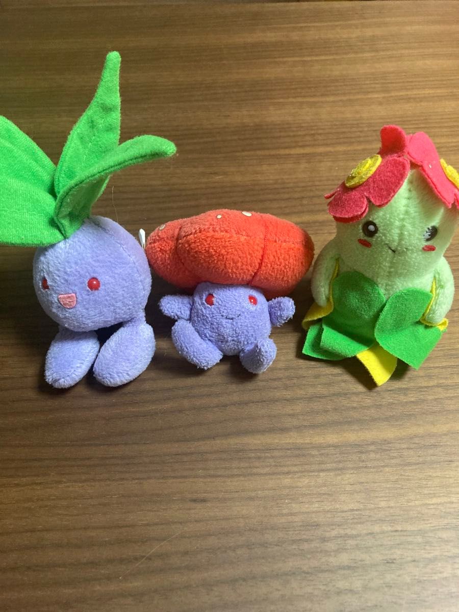 ポケモンぬいぐるみ3点(ナゾノクサ ラフレシア キレイハナ ポケモンぬいぐるみ3点(ナゾノクサ ラフレシア キレイハナ