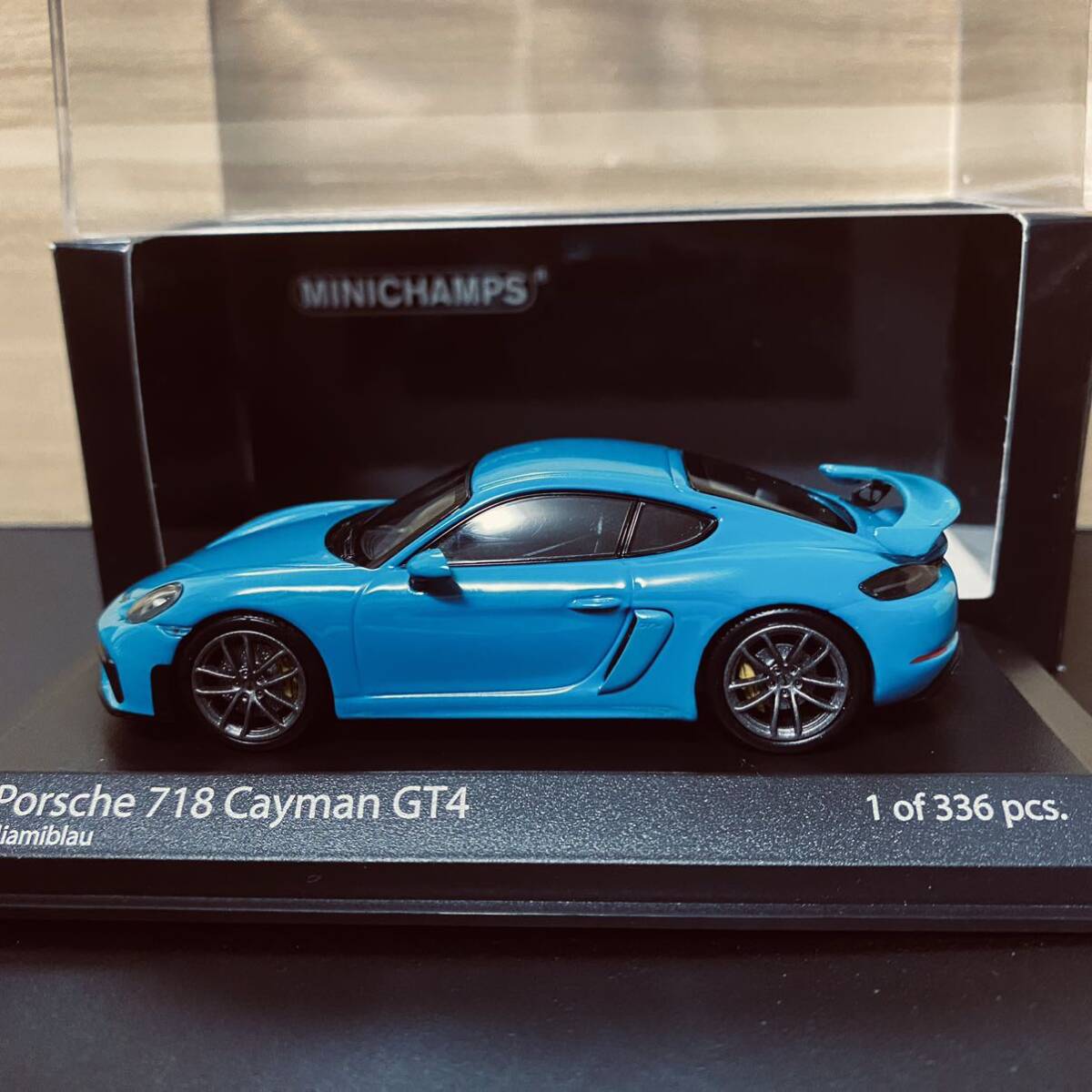 MINICHAMPS ミニチャンプス 718 GT4マイアミブルー 1/43 ミニチャンプス ポルシェ 718ケイマンGT4 マイアミブルー