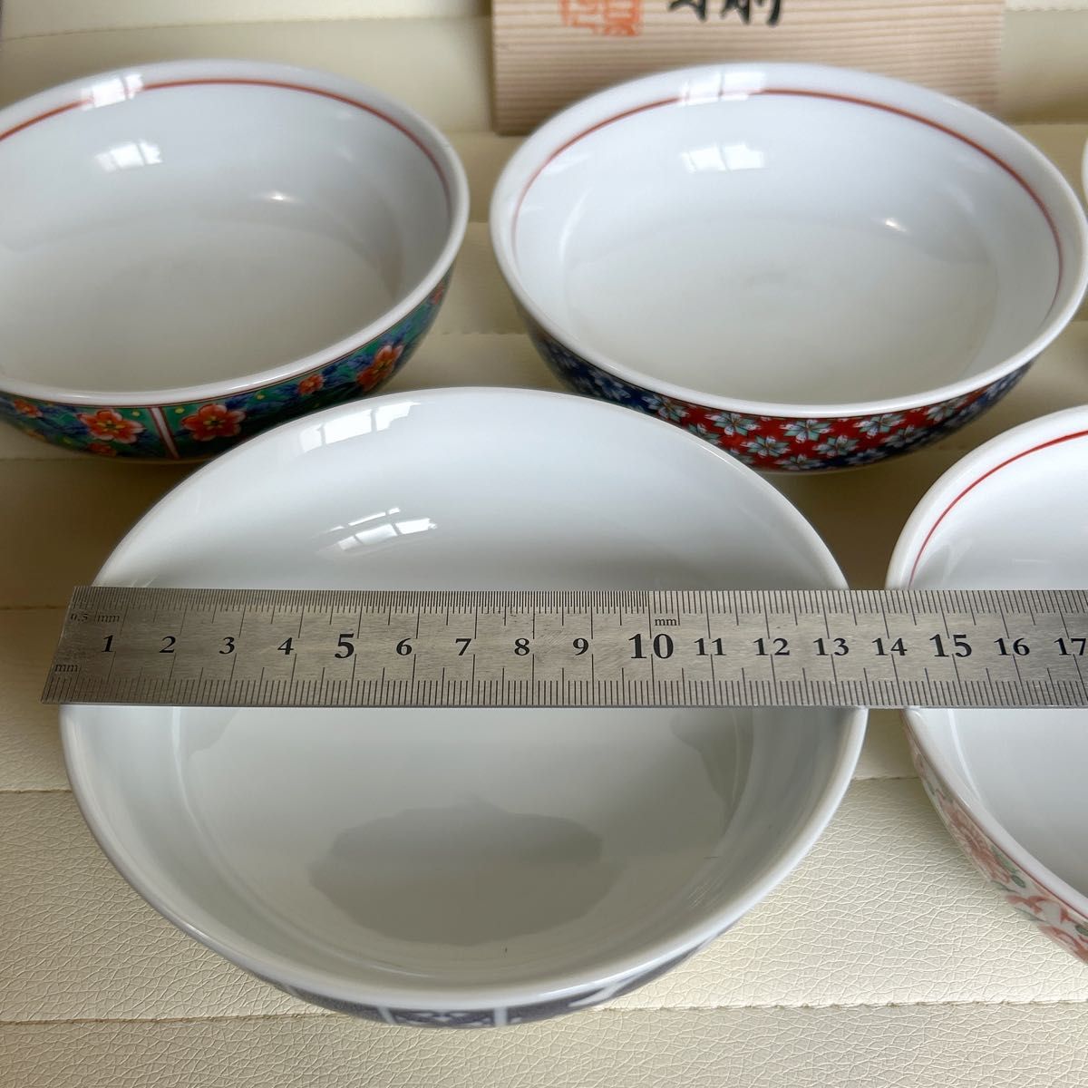 有田焼 喜峰窯 絵変わり 小鉢揃え 5枚セット 中鉢 赤絵 染付 古 有田焼 喜峰窯 絵変わり 小鉢揃え 5枚セット 中鉢 赤絵 染付 古