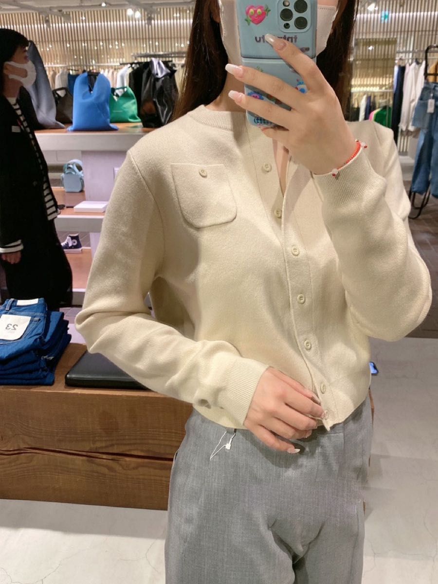 新品 CABaN コットンカシミヤ クルーネックカーディガン XS 新品 CABaN コットンカシミヤ クルーネックカーディガン XS