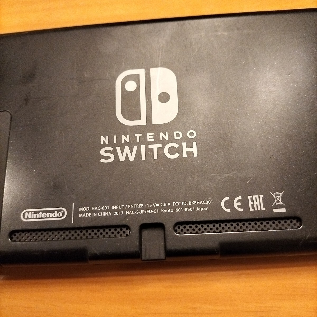 Nintendo Switch 初期化済み 本体とジョイコン2個 写真のもの Nintendo Switch 初期化済み 本体とジョイコン2個 写真のもの