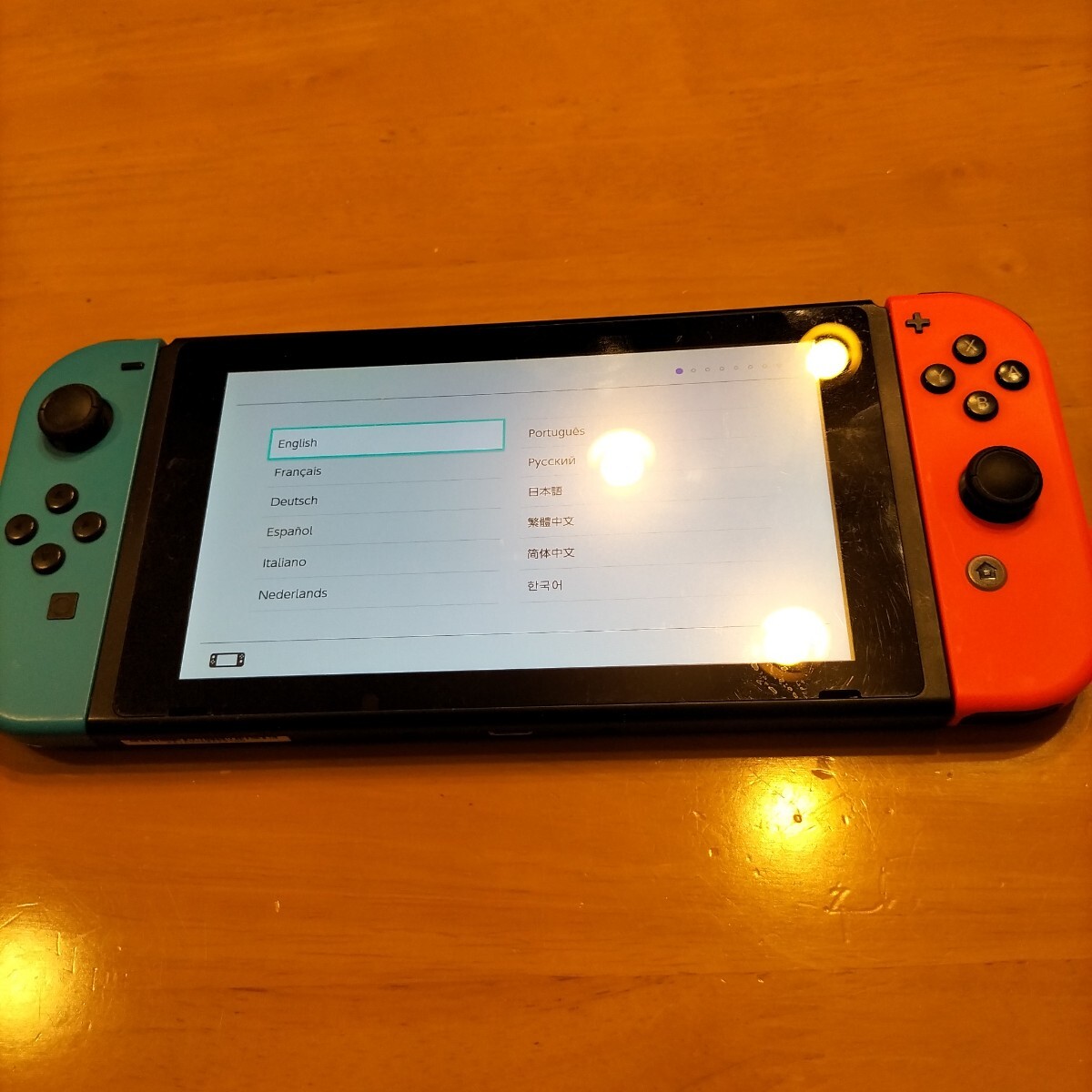 【ジャンク】NintendoSwitch本体&ジョイコン2本 Nintendo Switch 初期化済み 本体とジョイコン2個 写真のもの