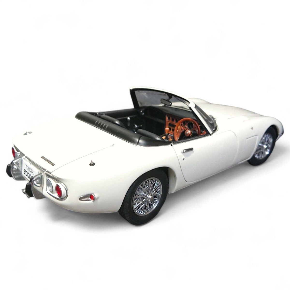 AUTOart オートアート 1/18 TOYOTA 2000GT カブリオレ ホワイト AUTOart オートアート 1/18 TOYOTA 2000GT カブリオレ ホワイト