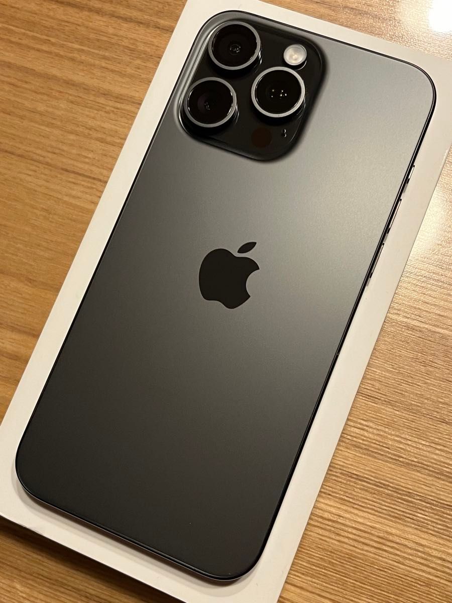 希少】海外版シャッター音無し iPhone 15 256GB|スマートフォン本体 希少】海外版シャッター音無し iPhone 15 256GB|スマートフォン本体