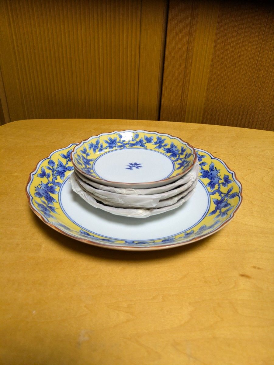 たち吉 和食器 黄彩聖果 取り分け揃 大皿 こざ 銘々皿 保管品 たち吉 和食器 黄彩聖果 取り分け揃 大皿 こざ 銘々皿 保管品